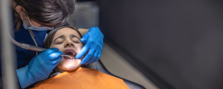 Teeth Extractions in Burwood | UPlus Dental